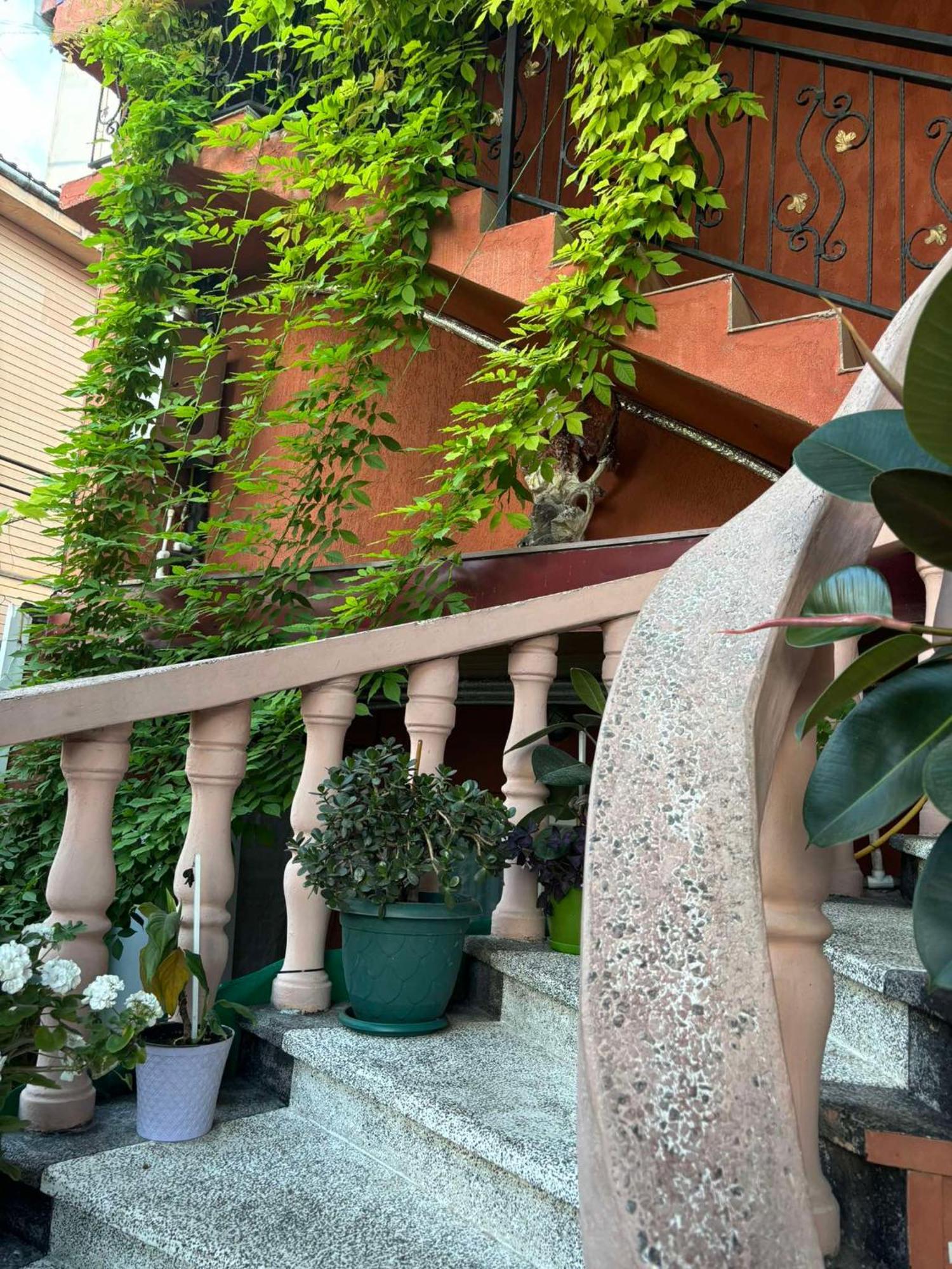 Nana'S House Hotel Batumi Eksteriør billede